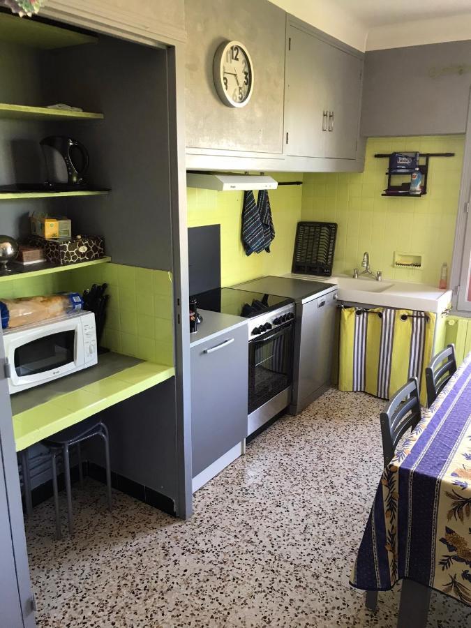 Appartement Tout Confort Avec Parking Ferme Arles Eksteriør bilde