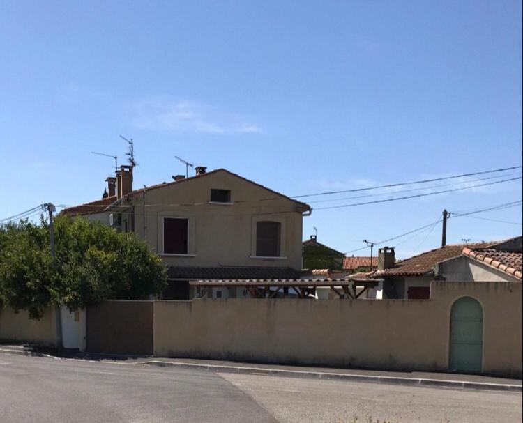 Appartement Tout Confort Avec Parking Ferme Arles Eksteriør bilde