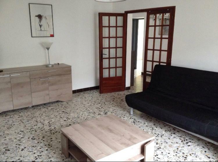 Appartement Tout Confort Avec Parking Ferme Arles Eksteriør bilde