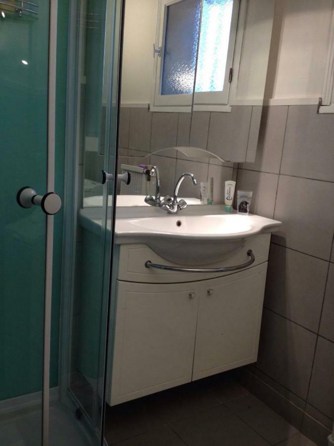Appartement Tout Confort Avec Parking Ferme Arles Eksteriør bilde